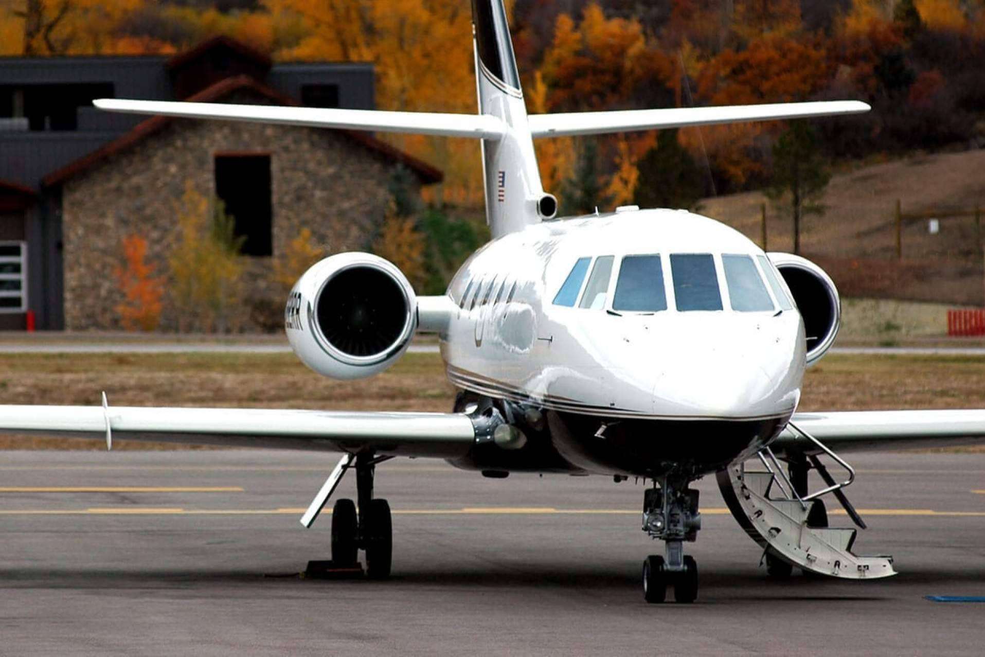¿Cuáles son las principales ventajas de contratar un vuelo privado con Aerolínea Santander?