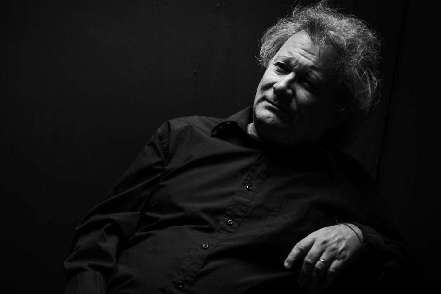 Alejandro Vales en Teatro 8; la figura del actor, director, productor teatral y dramaturgo