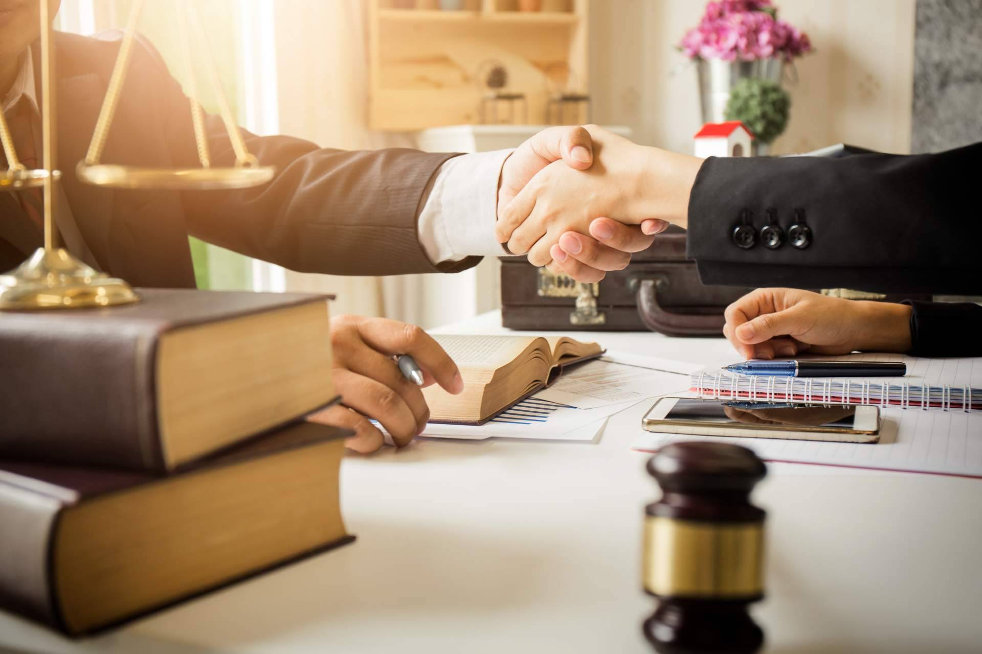 Gestionar aspectos legales de derecho corporativo, tributario y de valores con Panama Finance Law
