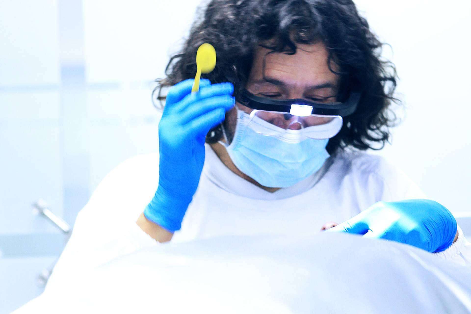 Marlon Becerra y sus secretos para evitar la pérdida dental y disfrutar de donrisas duraderas;